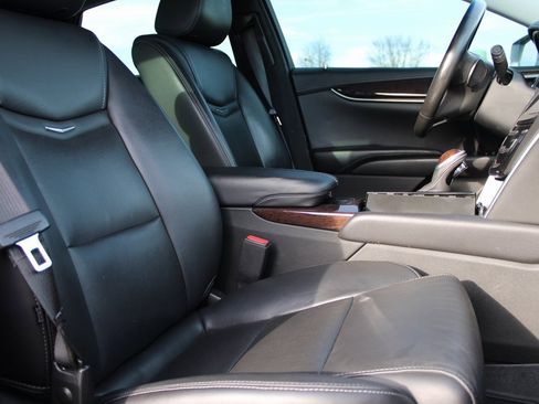 Used 2016 Cadillac XTS Luxury image 21