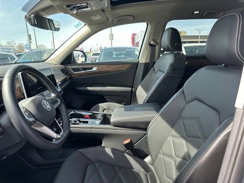 New 2025 Volkswagen Atlas SE image 10
