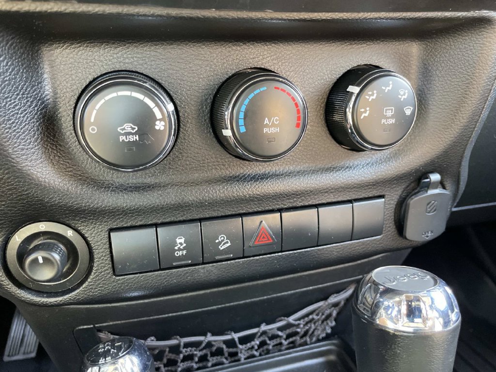 Used 2013 Jeep Wrangler Sport AWD/4WD image 42