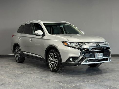 Used 2019 Mitsubishi Outlander SE image 4