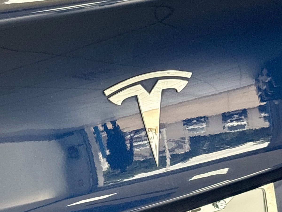 Used 2018 Tesla Model 3 Long Range AWD/4WD image 11