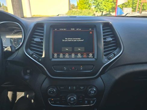 Used 2021 Jeep Cherokee Latitude Lux w/ Comfort/Convenience Group AWD/4WD image 12