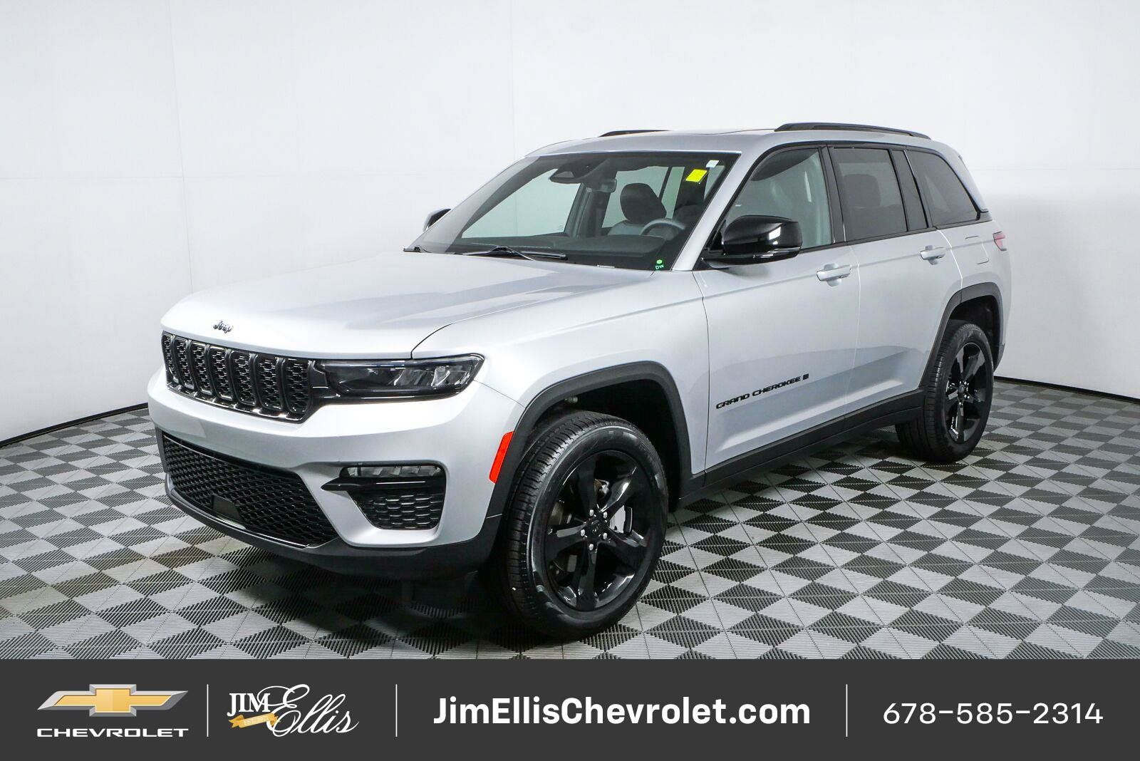 Used 2025 Jeep Grand Cherokee Limited w/ Black Appearance Package RWD image 26