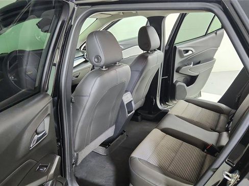 Used 2024 Chevrolet Trax LT image 22