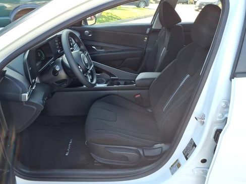 New 2026 Hyundai Elantra Hybrid FWD image 16