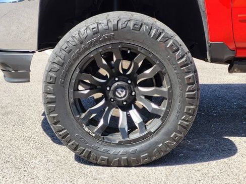 Used 2018 Chevrolet Silverado 1500 LT AWD/4WD image 7