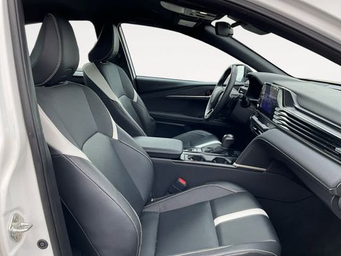 Used 2025 Toyota Camry SE image 17