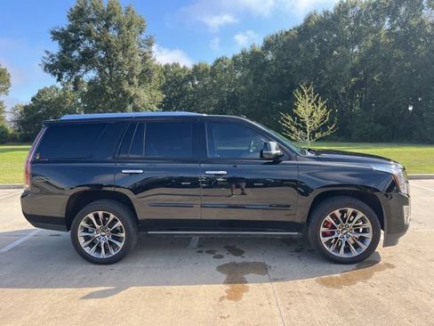 Used 2020 Cadillac Escalade Platinum AWD/4WD image 7