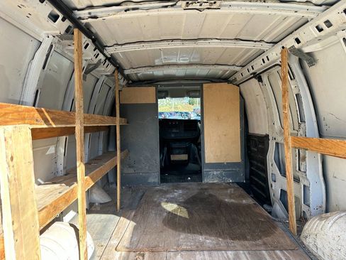 Used 2008 Chevrolet Express 2500 image 22