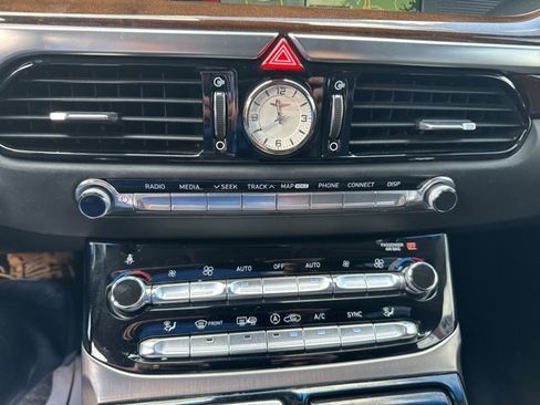 Used 2018 Genesis G90 3.3T Premium image 36