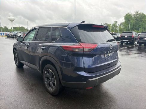 Used 2024 Nissan Rogue SV FWD image 14