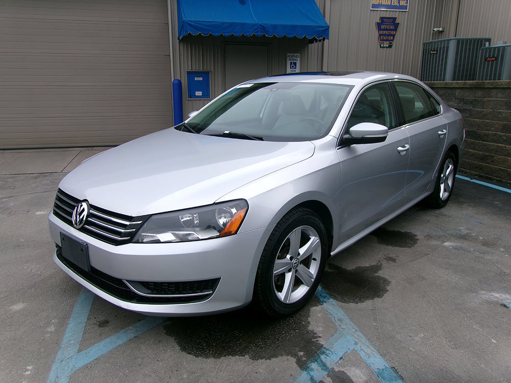 Used 2013 Volkswagen Passat 2.5 SE FWD image 1