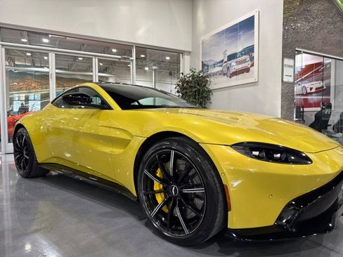 Used 2019 Aston Martin V8 Vantage Coupe image 23