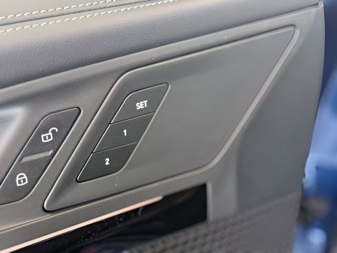 Used 2025 BMW X1 xDrive28i w/ Technology Package image 16