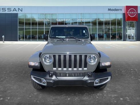Used 2022 Jeep Wrangler Unlimited Sahara AWD/4WD image 2
