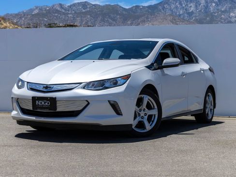 Used 2018 Chevrolet Volt LT FWD image 1
