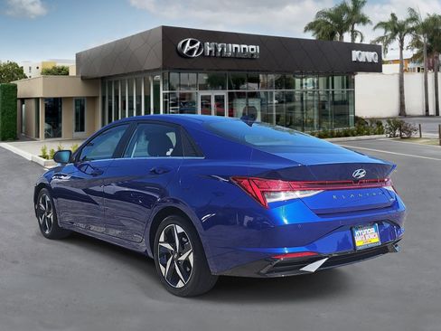 Certified 2023 Hyundai Elantra Limited w/ Cargo Package FWD image 5