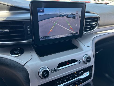 Used 2024 Ford Explorer XLT w/ Equipment Group 202A RWD image 28