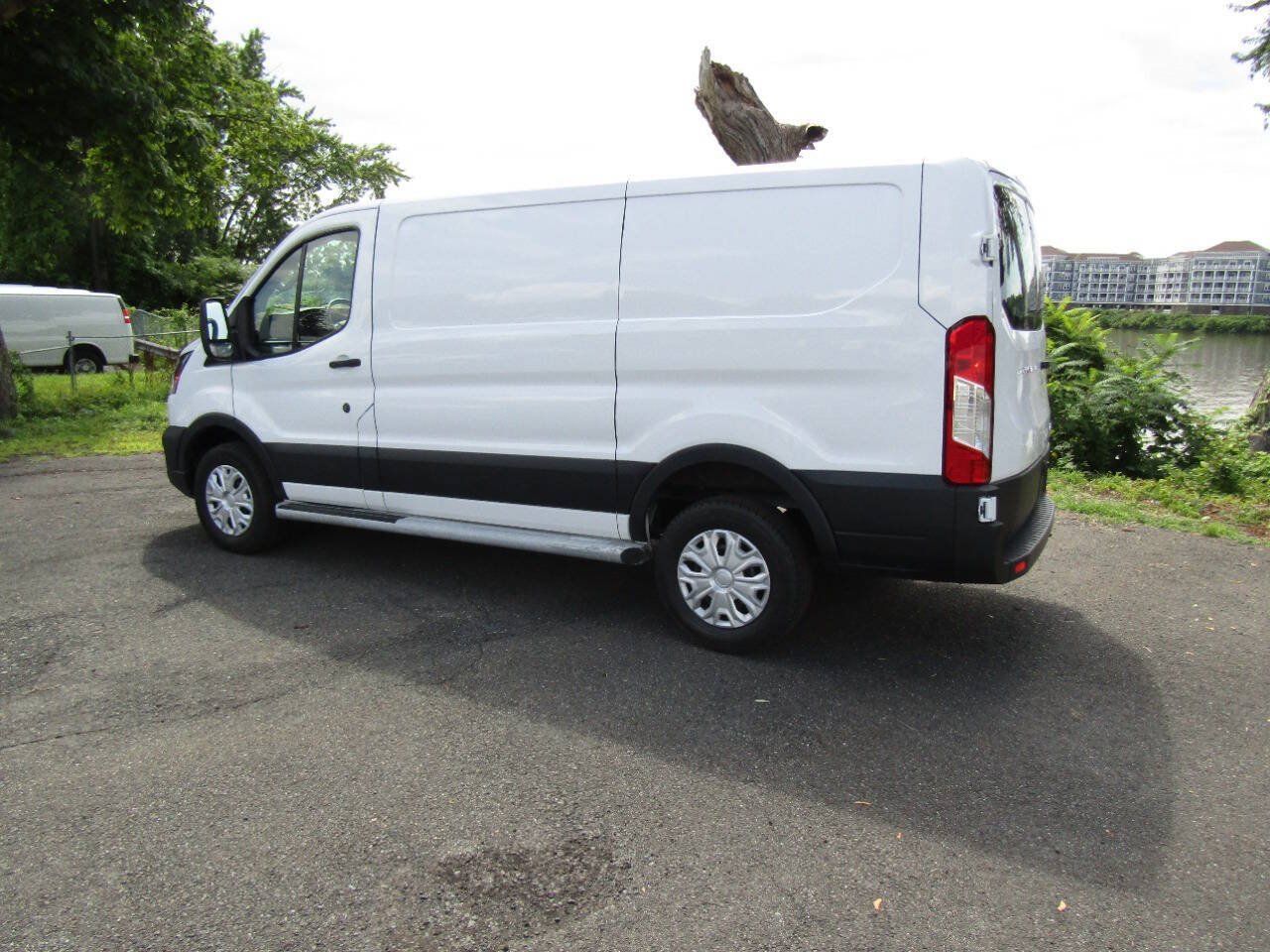 Used 2024 Ford Transit 250 Low Roof w/ Exterior Upgrade Package RWD image 5
