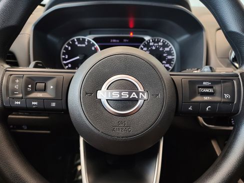 Used 2024 Nissan Rogue S FWD image 19