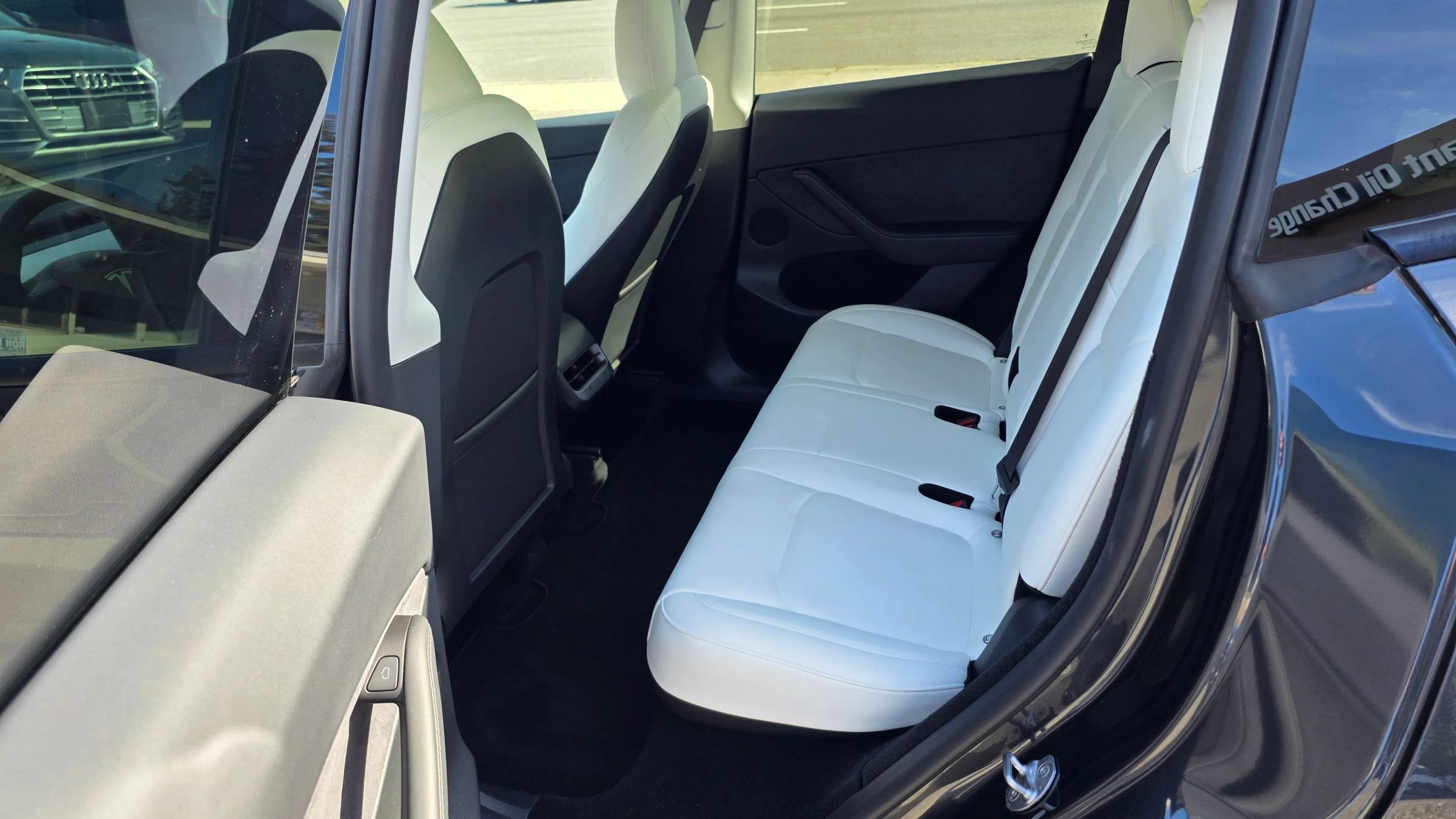 Used 2024 Tesla Model Y Long Range AWD/4WD image 11