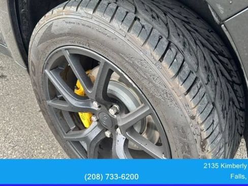 Used 2018 Jeep Grand Cherokee Trackhawk AWD/4WD image 3