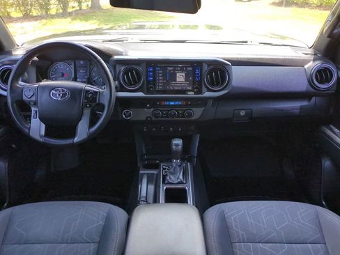 Used 2016 Toyota Tacoma TRD Sport RWD image 14