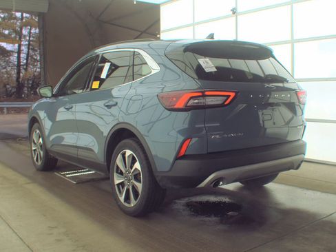 Used 2024 Ford Escape Platinum image 10