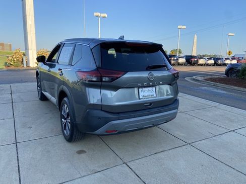 Used 2023 Nissan Rogue SV FWD image 16