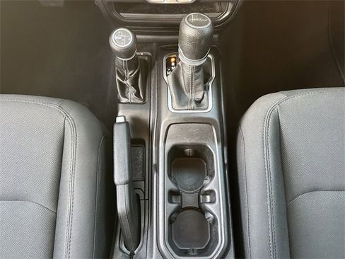 Used 2020 Jeep Gladiator Overland image 18