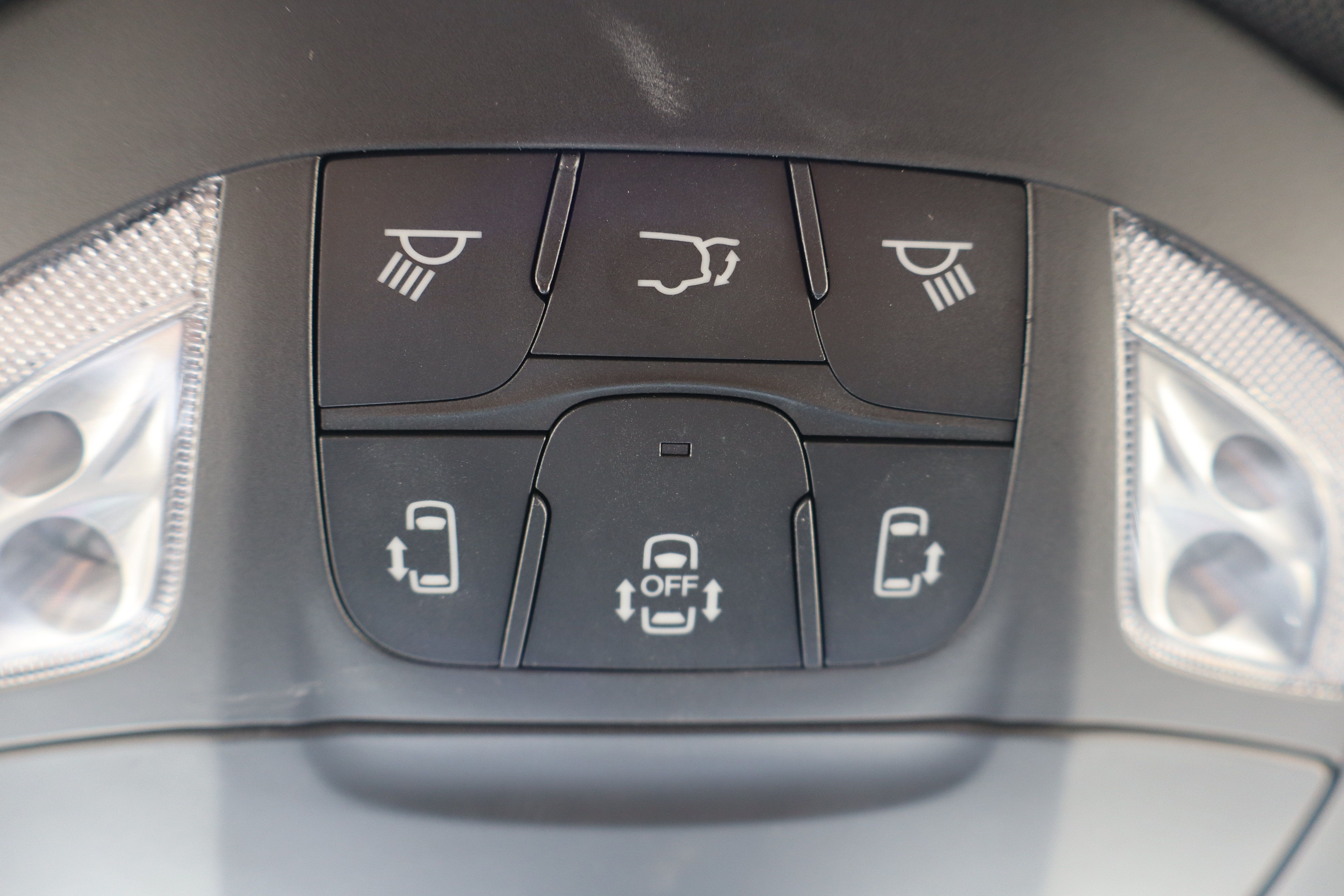 Used 2026 Chrysler Pacifica Limited FWD image 33
