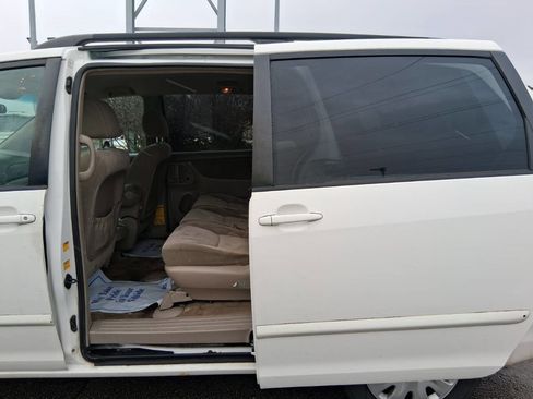 Used 2008 Toyota Sienna LE image 6