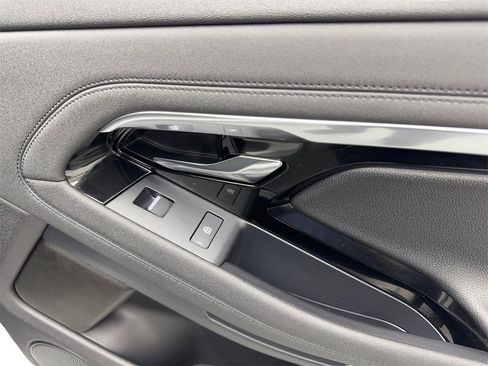 Used 2023 Land Rover Range Rover Evoque SE image 49