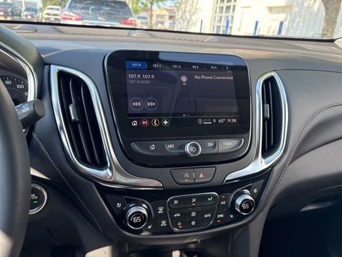 Used 2024 Chevrolet Equinox Premier AWD/4WD image 17