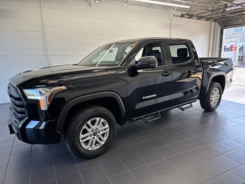 Used 2024 Toyota Tundra SR5 w/ SR5 Premium Package AWD/4WD image 4