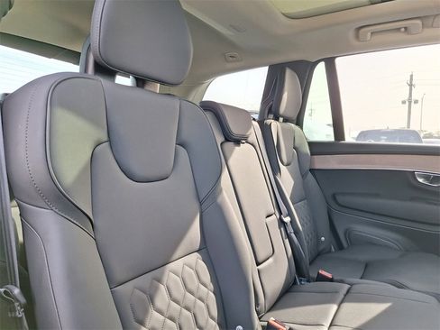 Used 2025 Volvo XC90 B6 Plus image 28
