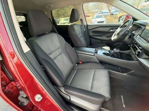 Used 2024 Nissan Rogue SV image 27