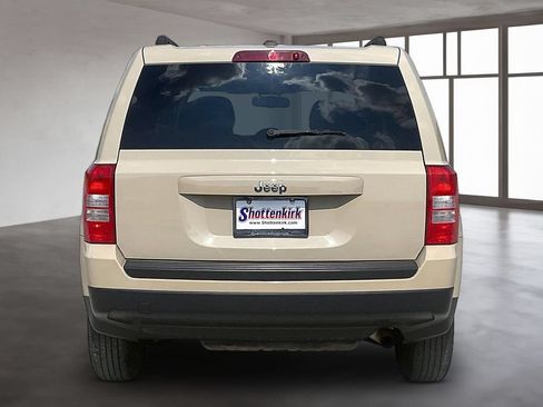 Used 2016 Jeep Patriot Sport w/ Power Value Group FWD image 5