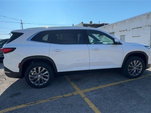 New 2026 Buick Enclave Preferred w/ Power Package image 9