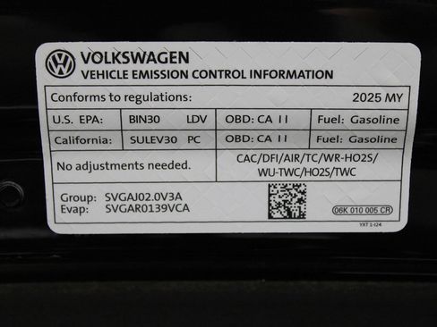 Used 2025 Volkswagen Jetta GLI Autobahn FWD image 38