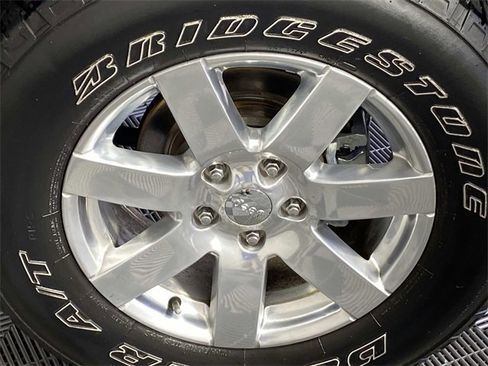 Used 2018 Jeep Wrangler Unlimited Sahara w/ Connectivity Group image 26