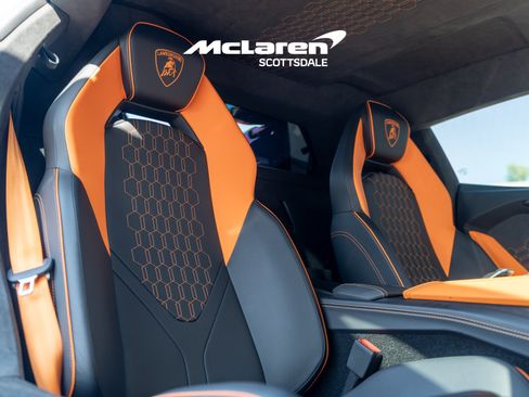 Used 2024 Lamborghini Revuelto AWD/4WD image 12