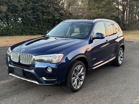 Used 2017 BMW X3 xDrive28i image 4