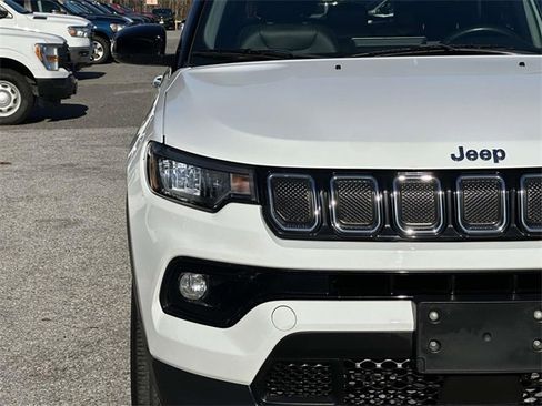 Certified 2022 Jeep Compass Limited w/ Sun and Sound Group image 9