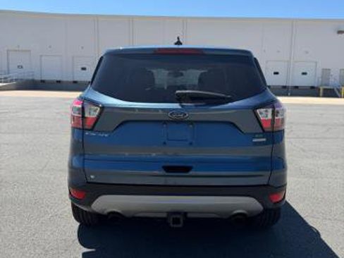 Used 2018 Ford Escape SE w/ SE Sync 3 Package FWD image 5