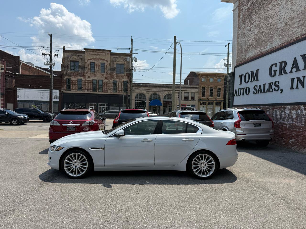 Used 2017 Jaguar XE First Edition AWD/4WD image 5