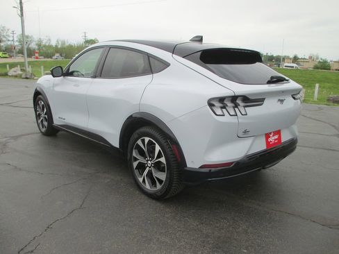 Used 2023 Ford Mustang Mach-E Premium image 9