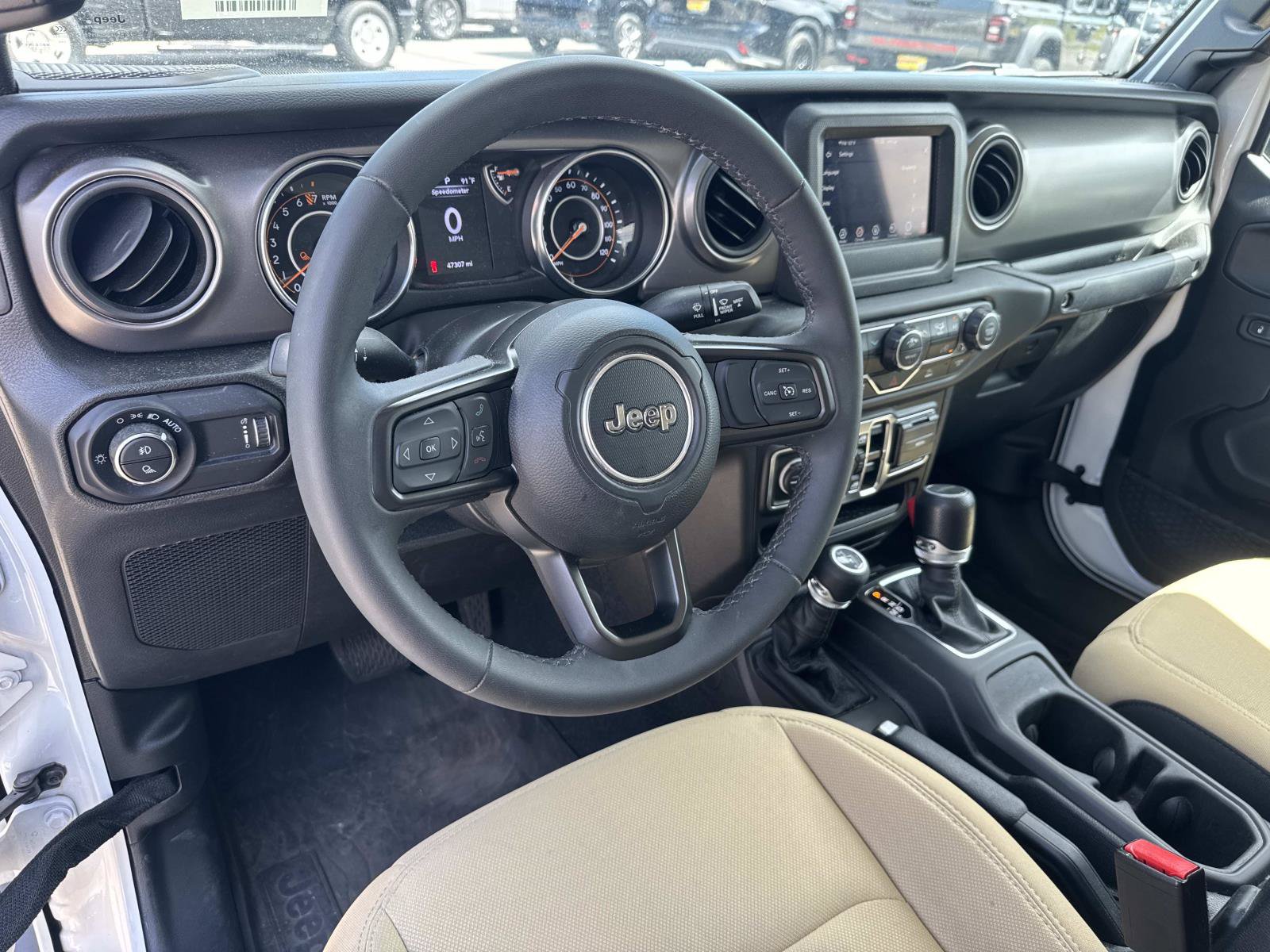 Used 2023 Jeep Gladiator Sport AWD/4WD image 16