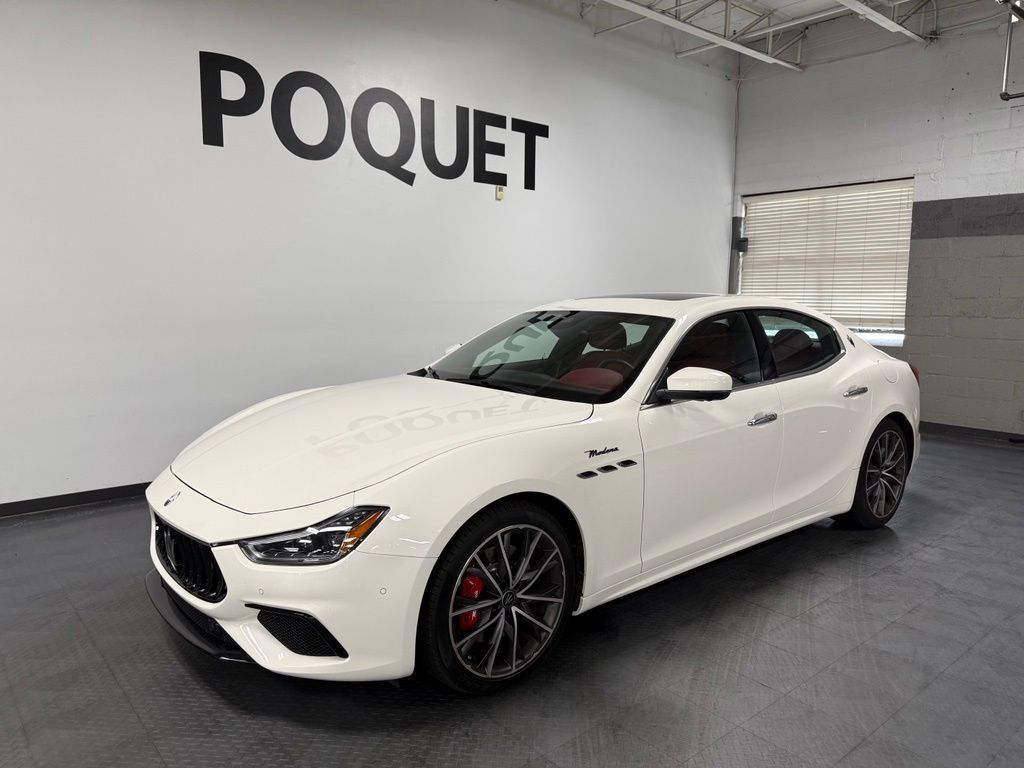 Used 2023 Maserati Ghibli Modena Q4 AWD/4WD image 2