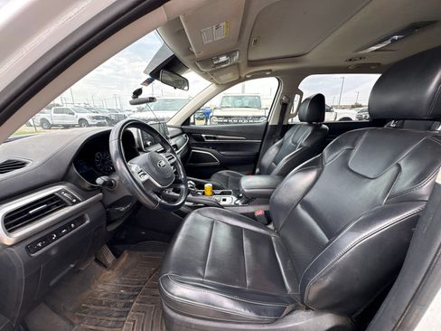 Used 2020 Kia Telluride S FWD image 5